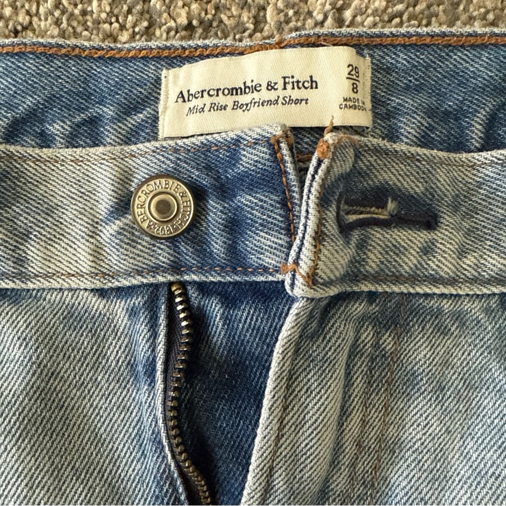 Abercrombie & Fitch Mid Rise Boyfriend Light Blue Distressed Jean Shorts - 29/8 - Picture 2 of 5